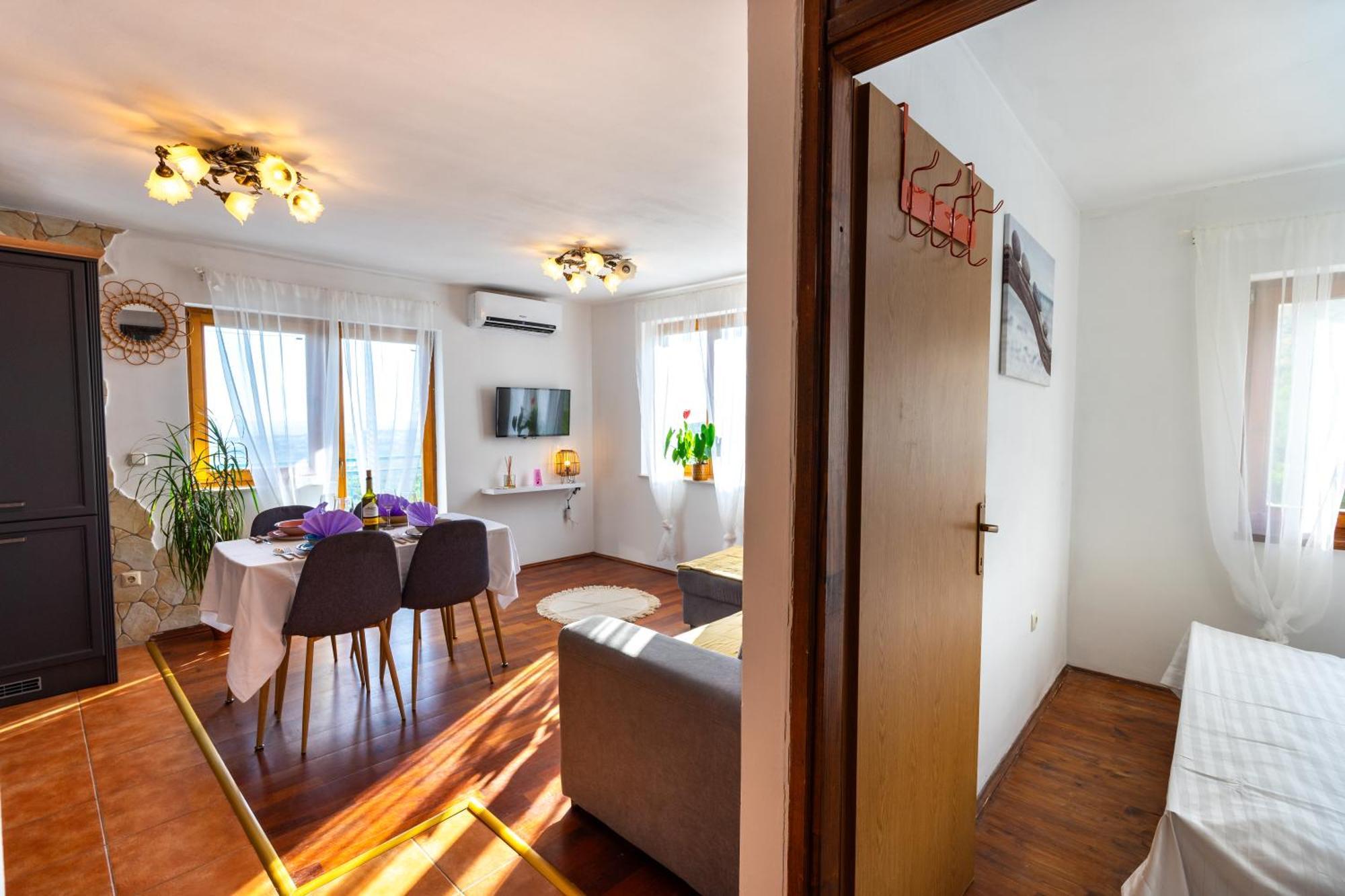 Olive Garden House In Zrnovnica With A View & Bbq Villa Eksteriør bilde
